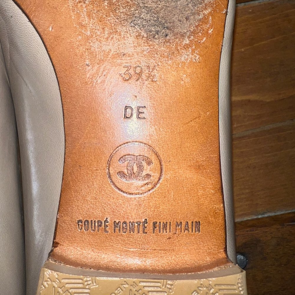 CHANEL vtg Tan Leather Flats Black Cap Toes Box Dustbag COUPE' MONTE' FINI MAIN - Picture 6 of 7